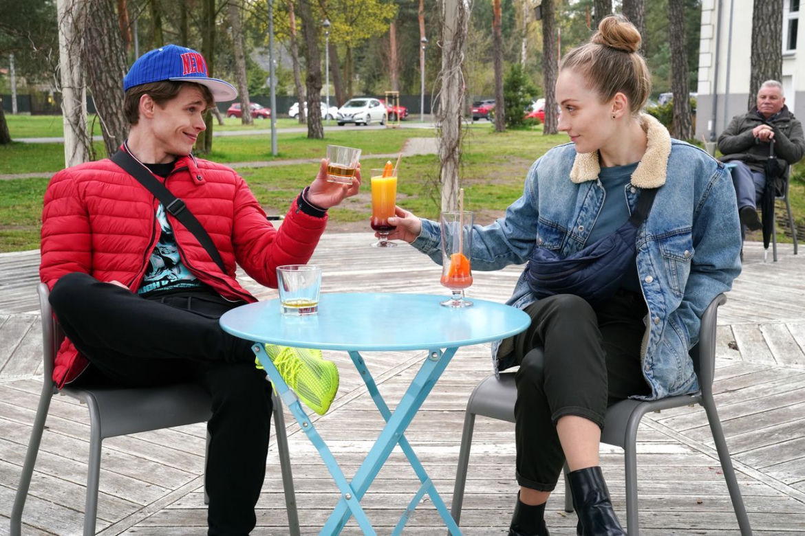 Barwy szczęścia odc. 2705. Renata (Ania Mrozowska), Biniu (Adam Stępnicki)