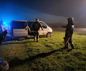 Dostawczak wjechał prosto do stawu. Nie żyje 22-letnia Ukrainka! Tragedia w Oświęcimiu