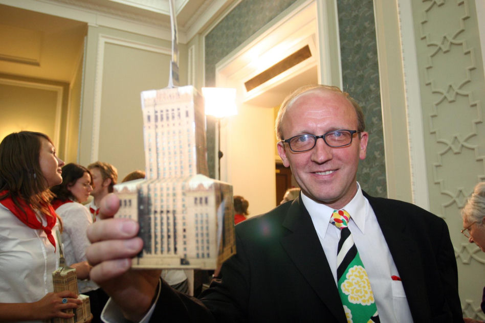 Artur Barciś kiedyś i dziś. Tak przez lata zmieniał się niezapomniany Norek z "Miodowych lat"