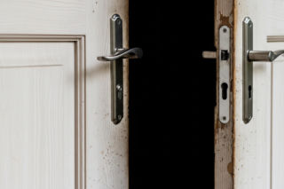 Włamanie w Mielniku. Kiedy z domu zniknęło 50 tysięcy, pomogła jedna, kluczowa poszlaka.