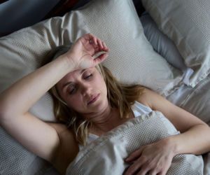 Metaliczny posmak w ciąży to częsty objaw. Kiedy to ostrzeżenie?