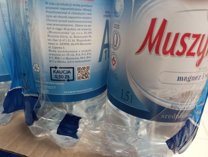 Zapłacisz więcej za zakupy? Biedronka i Lidl doliczają kaucję bez ostrzeżenia!