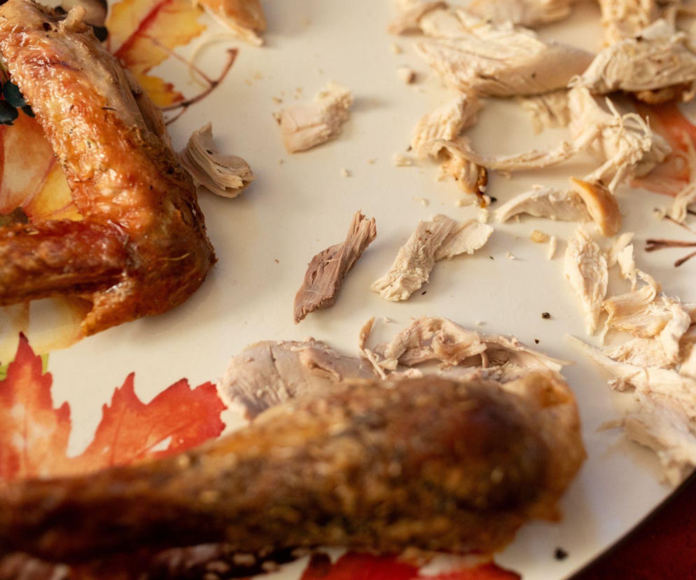 Gotowanie z resztek wraca do łask. Sprytny sposób na oszczędność i mniej marnowania