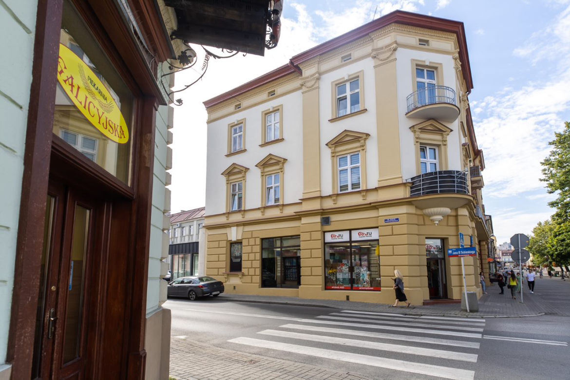 Zabytkowa kamienica przy ul. Grunwaldzkiej w Rzeszowie jak sprzed lat. Za ponad pół miliona 