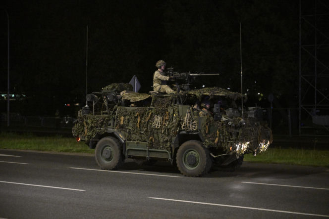 Nocna próba defilady wojskowej w Warszawie