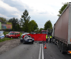 Wypadek na DK 78. Nie żyje 23-letnia kobieta