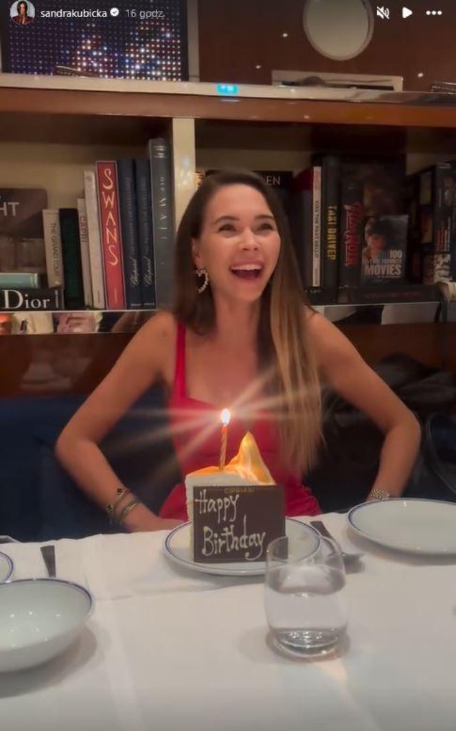 Sandra Kubicka pokazuje mężowi co stracił