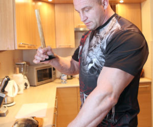Tak Mariusz Pudzianowski zabił karpia