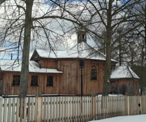 Zaprojektowali ją w XIX wieku i tak zostało do dziś. Ta świętokrzyska wieś to urbanistyczny fenomen