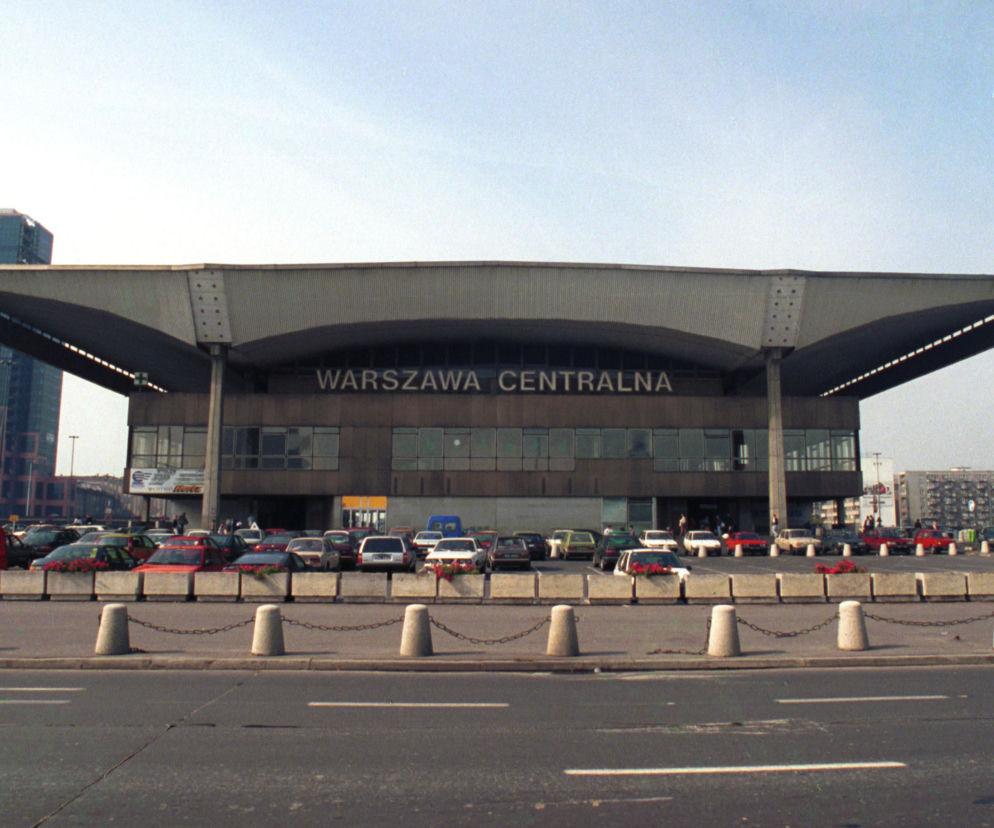 DWORZEC CENTRALNY OBCHODZI 40-LECIE.