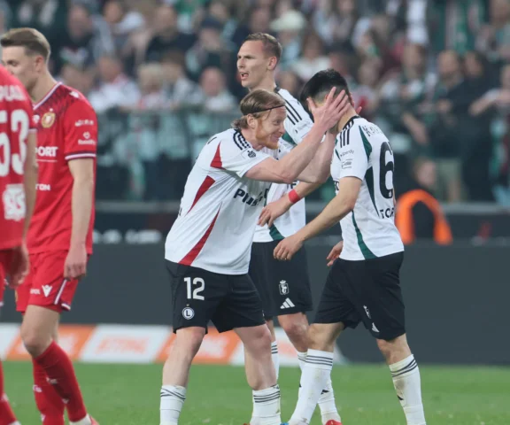 Legia ograła Widzew w meczu o życie! WIDEO