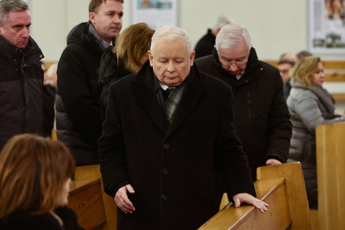 Jarosław Kaczyński w Starachowicach – Hołd dla Matki i Refleksje o Polsce