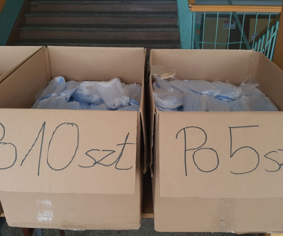 Bydgoszczanie odbierają darmowe maseczki! 