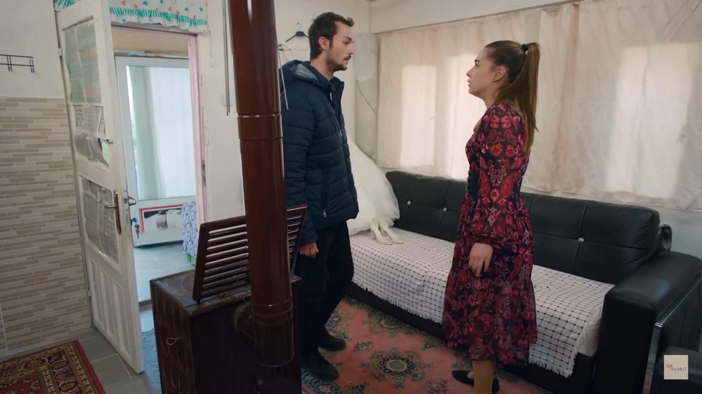 Sıla będzie próbować uciec, ale Alper ją dogoni i zrani