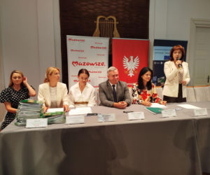 Dwie lokalne inwestycje z wysokim wsparciem unijnym. Umowy na budowę wiaduktu warszawskiego w Siedlcach i rozwój bioróżnorodności w Mrozach – już podpisane!