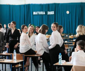 Matury w II LO im. Marii Skłodowskiej-Curie w Gorzowie Wielkopolskim [ZDJĘCIA Z SALI]