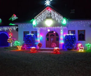 Magia Świąt w Świętokrzyskiem. Gdzie szukać najpiękniej oświetlonych domów? Rzepin i gmina Pawłów skradły show!