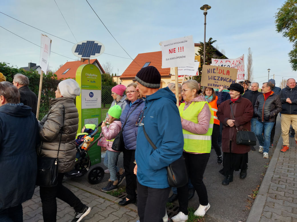 Protest mieszkańców Kostuchny przeciwko budowie wieżowców