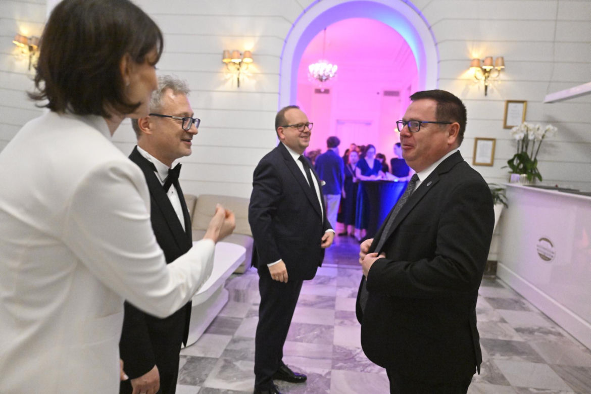 Złoty Laur "Super Biznesu"
