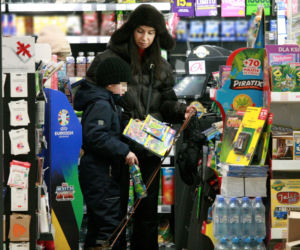 Marta Kaczyńska z synem na spacerze