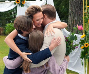 Barwy szczęścia, odcinek 3320. Emil (Artem Malaszczuk), Asia (Anna Gzyra), Hubert (Marek Molak), Marysia (Nina Szumowska)