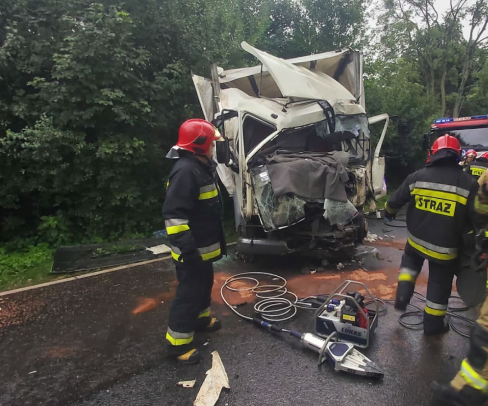 Zderzenie dwóch ciężarówek w powiecie olsztyńskim