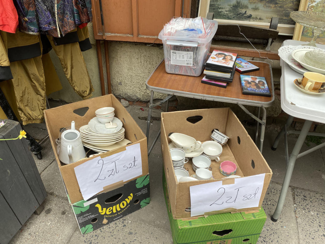 Garażówka na Bazarze Różyckiego