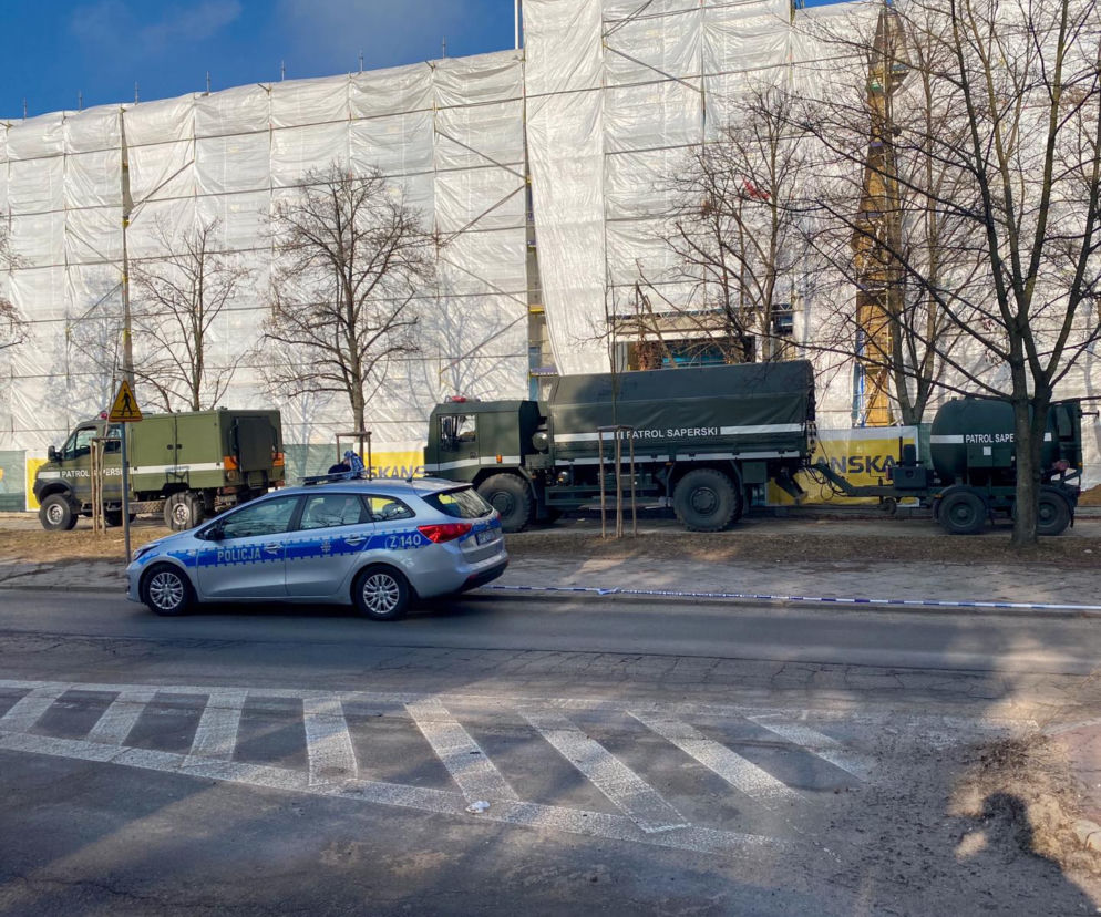 Niewybuchy na Młocinach. Saperzy sprawdzają teren budowy na Bielanach