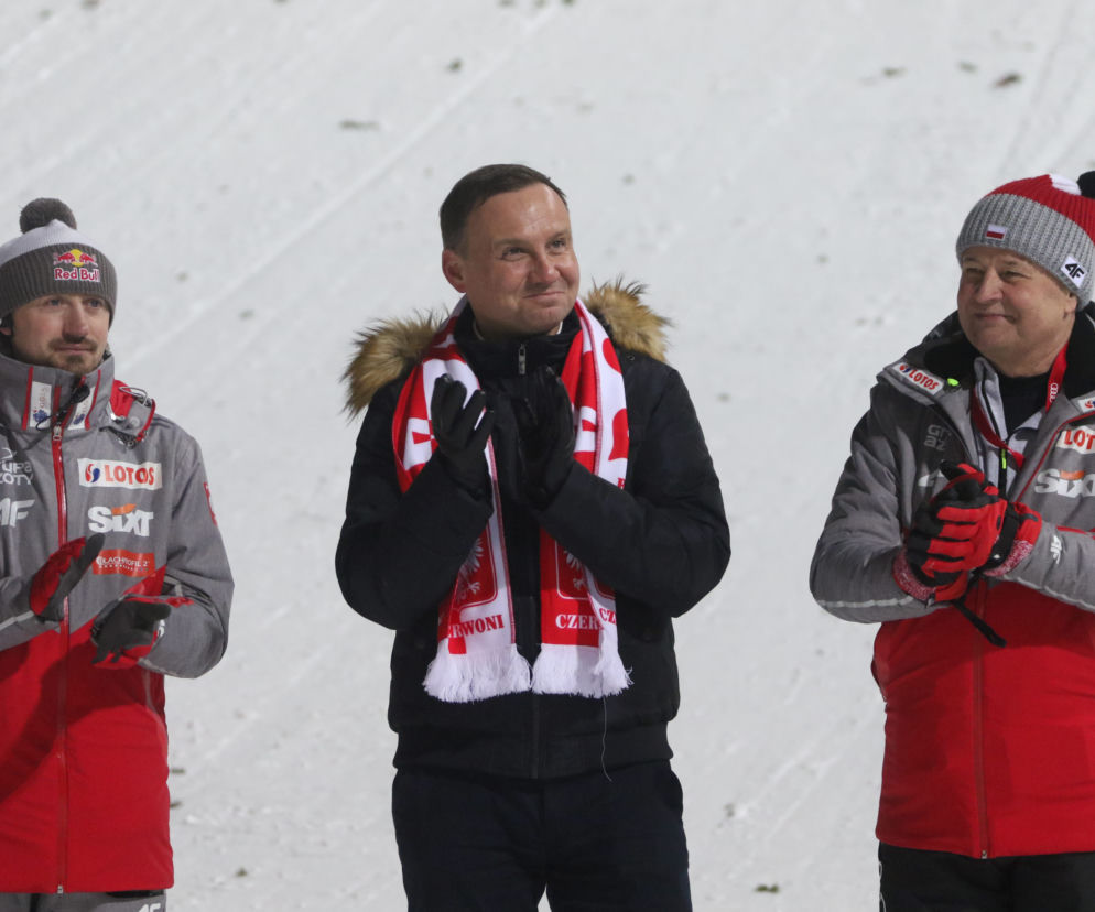 Adam Małysz i Apoloniusz Tajner z Andrzejem Dudą
