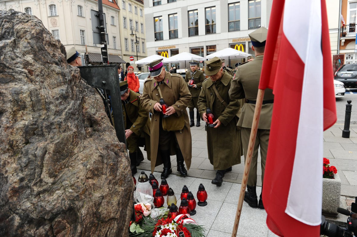 Katyński Marsz Cieni przeszedł przez Warszawę