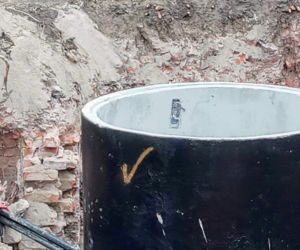 Piwnice przedwojennych kamienic pod torowiskiem tramwajowym w Szczecinie