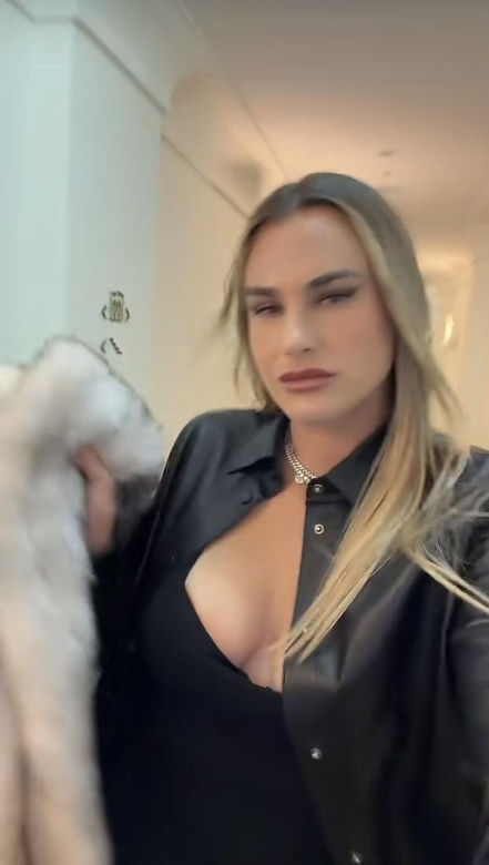 Aryna Sabalenka z głębokim dekoltem