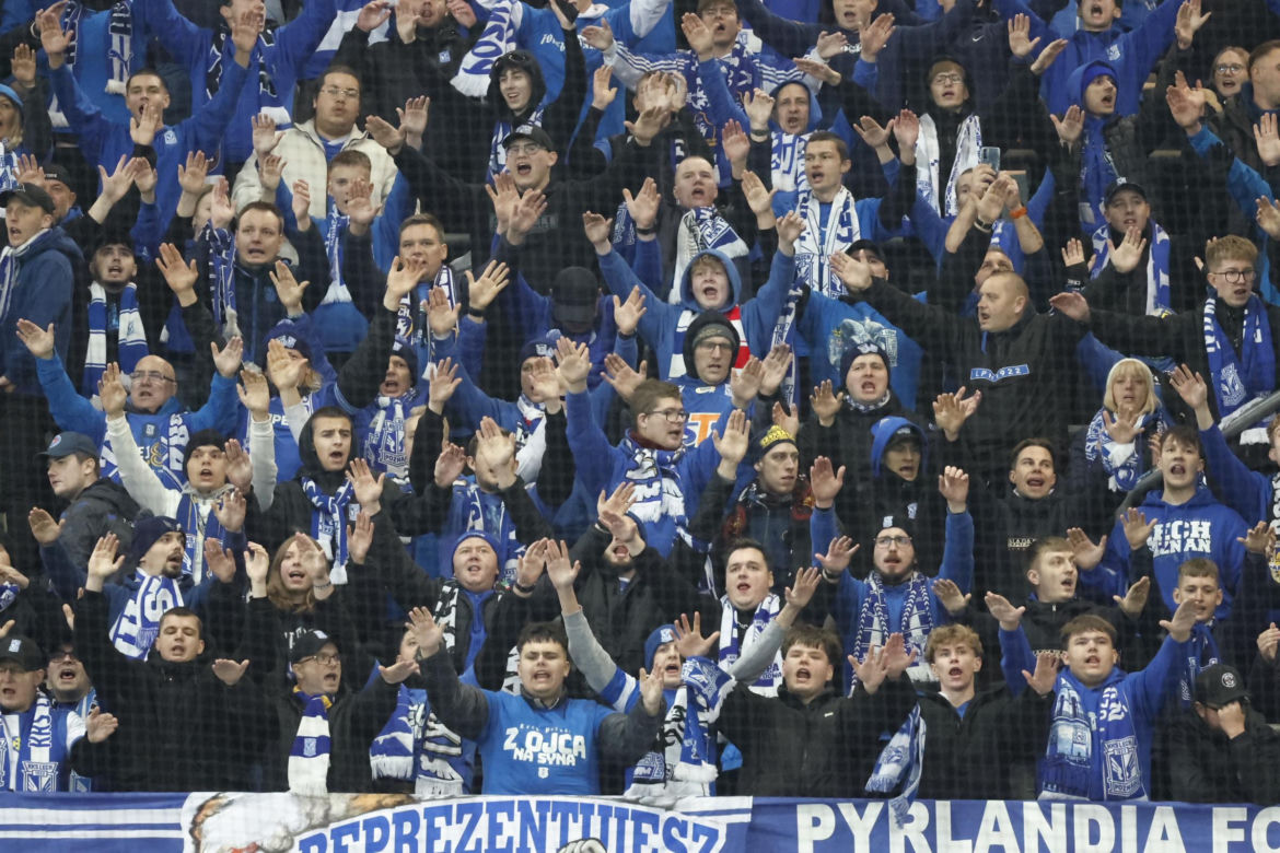 Legia Warszawa - Lech Poznań: Zdjęcia kibiców z klasyku i 13. kolejki PKO BP Ekstraklasy
