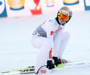 Kacper Tomasiak zaliczył dramatycznie wyglądający upadek w Vikersund