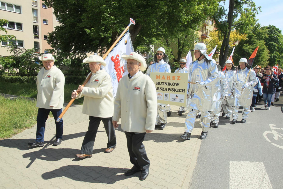 Warszawa pielęgnuje tradycję hutniczą. Kolorowa parada przeszła ulicami miasta