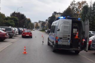O krok od tragedii w Nowym Targu. Dwie dziewczynki wbiegły wprost pod samochód