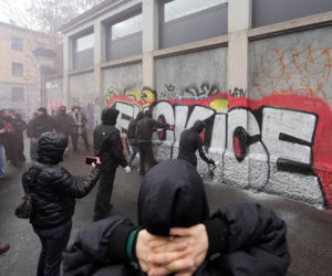 Protesty przeciwko IO w Mediolanie. Starcia z policją