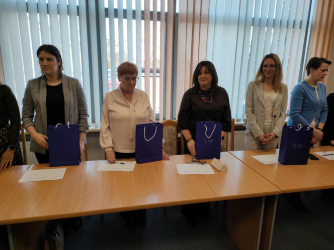 Więcej czujek dymu i czadu w domach w regionie. Trafią do potrzebujących z powiatu łomżyńskiego