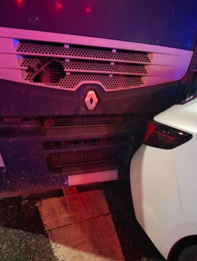 Sceny jak z filmu akcji! Ukradł ciężarówkę z burakami, pędził naćpany i uciekał przed policją