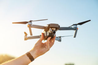 Poleciał dronem nad strefami zamkniętymi. 35-latkowi grozi nawet 5 lat więzienia
