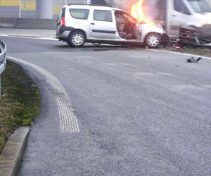 Wypadek i pożar auta na S8 w Łódzkiem