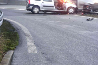 Wypadek i pożar auta na S8 w Łódzkiem