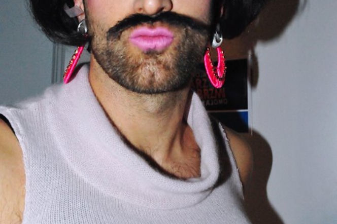 Twoja twarz brzmi znajomo. Maciej Dowbor jako Freddie Mercury!
