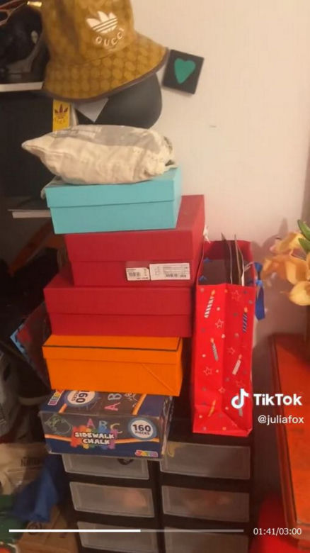 Dramat seksownej aktorki! Inwazja dzikich myszy w domu Julii Fox!