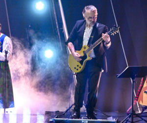 Co ona ma na sobie?! Szroeder wyglądała jak w firance z PRL-u