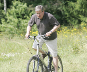  Prezydent Bronisław Komorowski na rowerowej przejażdżce w Budzie Ruskiej  