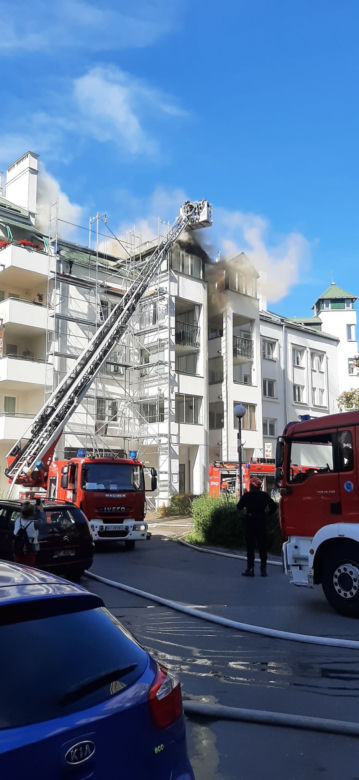 Poważny pożar mieszkania na warszawskim Ursynowie! Z budynku ewakuowano kilka osób