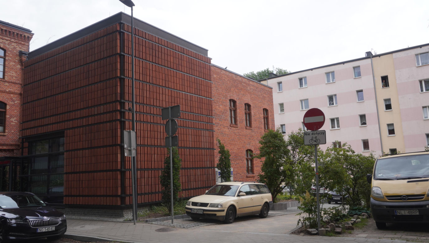 W Olsztynie znajduje się najpiękniejsza fasada zabytku w Europie. Kiedyś były tam koszary [ZDJĘCIA]