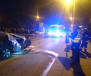 Sokółka. Wypadek bmw na ul. Białostockiej. 20-latek uciekał policji
