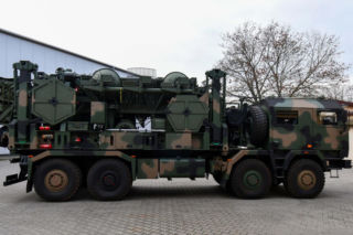 Nowa era komunikacji w wojsku. WZŁ-1 S.A. dostarcza przełomowe Aparatownie Łączności